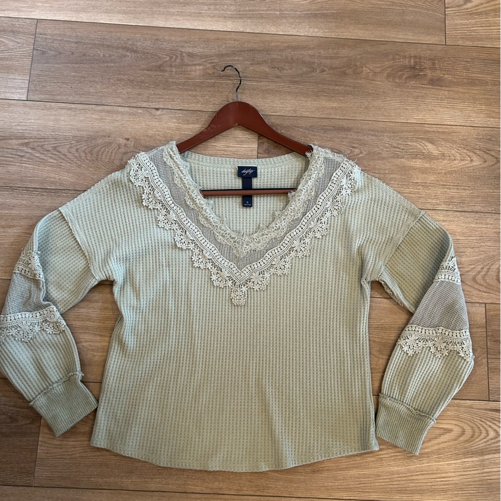 Daytrip Light Sage Green Lace‎ Trim Waffle Knit Top Size S
